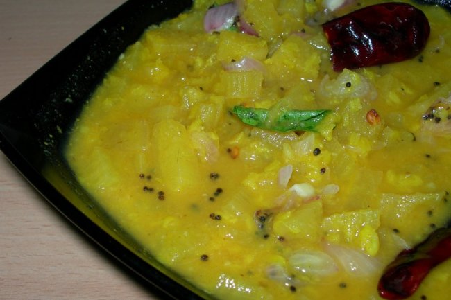 Vazhaithandu Poricha Kootu in Tamil | Thengai Podi | DheivamTv - Dinam Oru Samayal